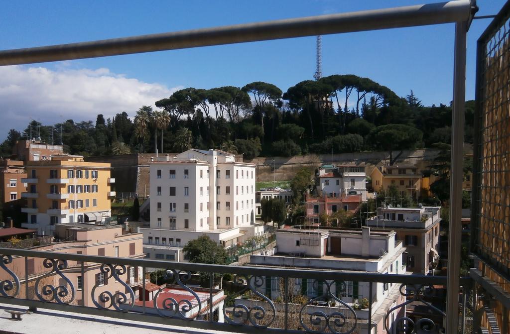 L'attico Di Laura Apartment Rom